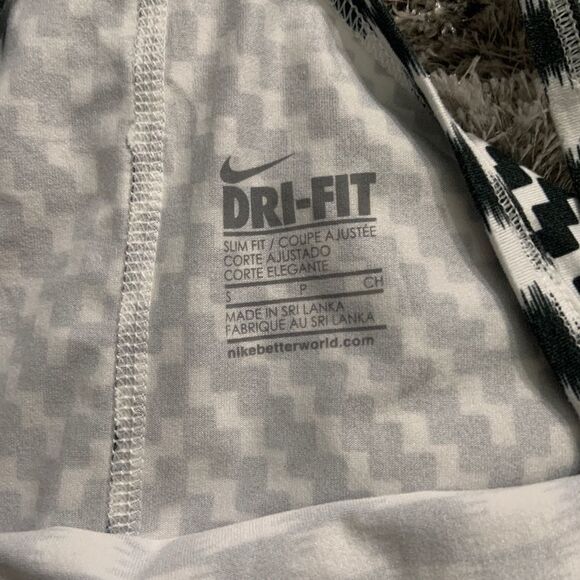 🏷️ 5 for $25 NIKE Ikat Racerback Tank Top - Picture 4 of 4